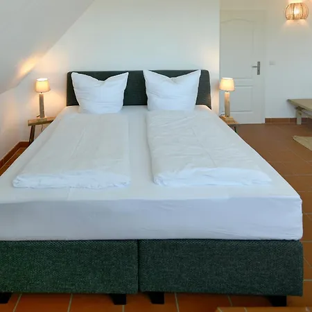 Am Gutspark Drankse Seegras Dranske