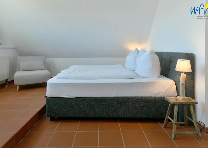 Am Gutspark Drankse Seegras * Dranske